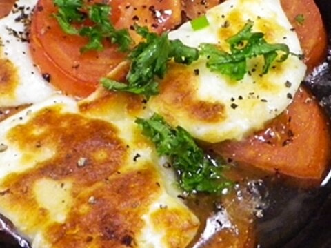 グリルパンで簡単、ハルーミトマトの油焼き